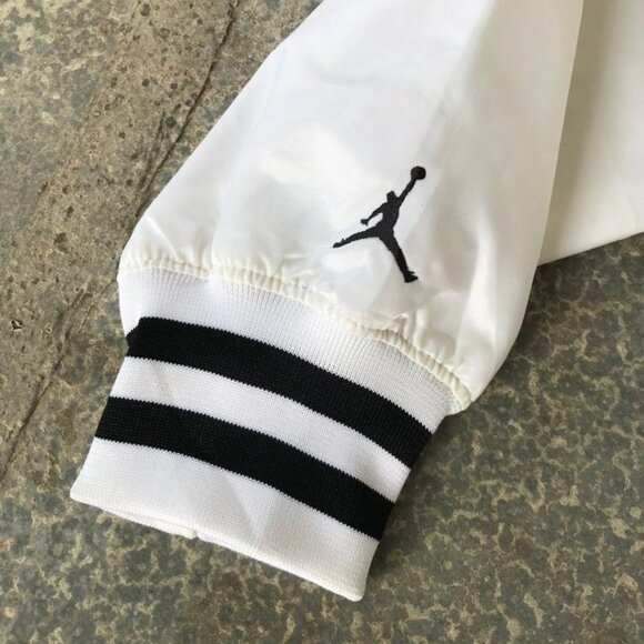 Air Jordan Retro Varsity Jacket - Picture 4 of 7